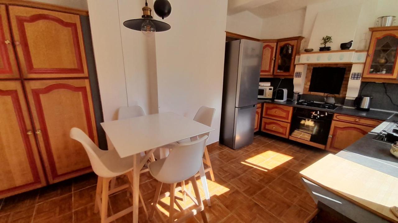 Chez Thomas Apartment Sézanne Екстериор снимка